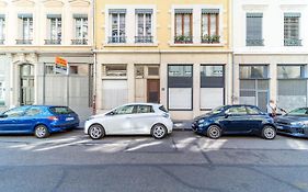 Le Petit Chaponnay - Charming Apartment For 2 Near Saxe Gambetta